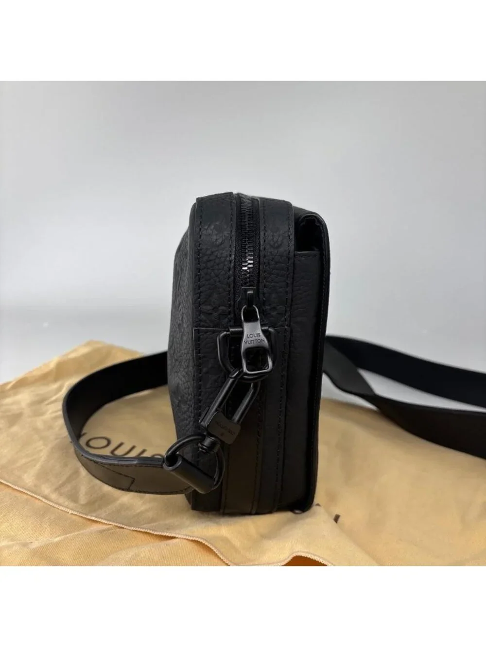 Louis Vuitton Taurillon Monogram Steamer Messengerbag